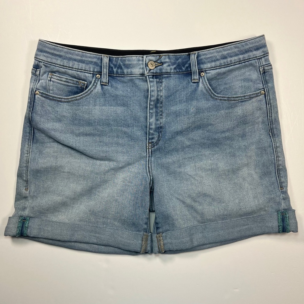 LuLaRoe Denim Shorts Womens 32 Light Blue Cuffed Mid Rise Stretch Comfort Waist
